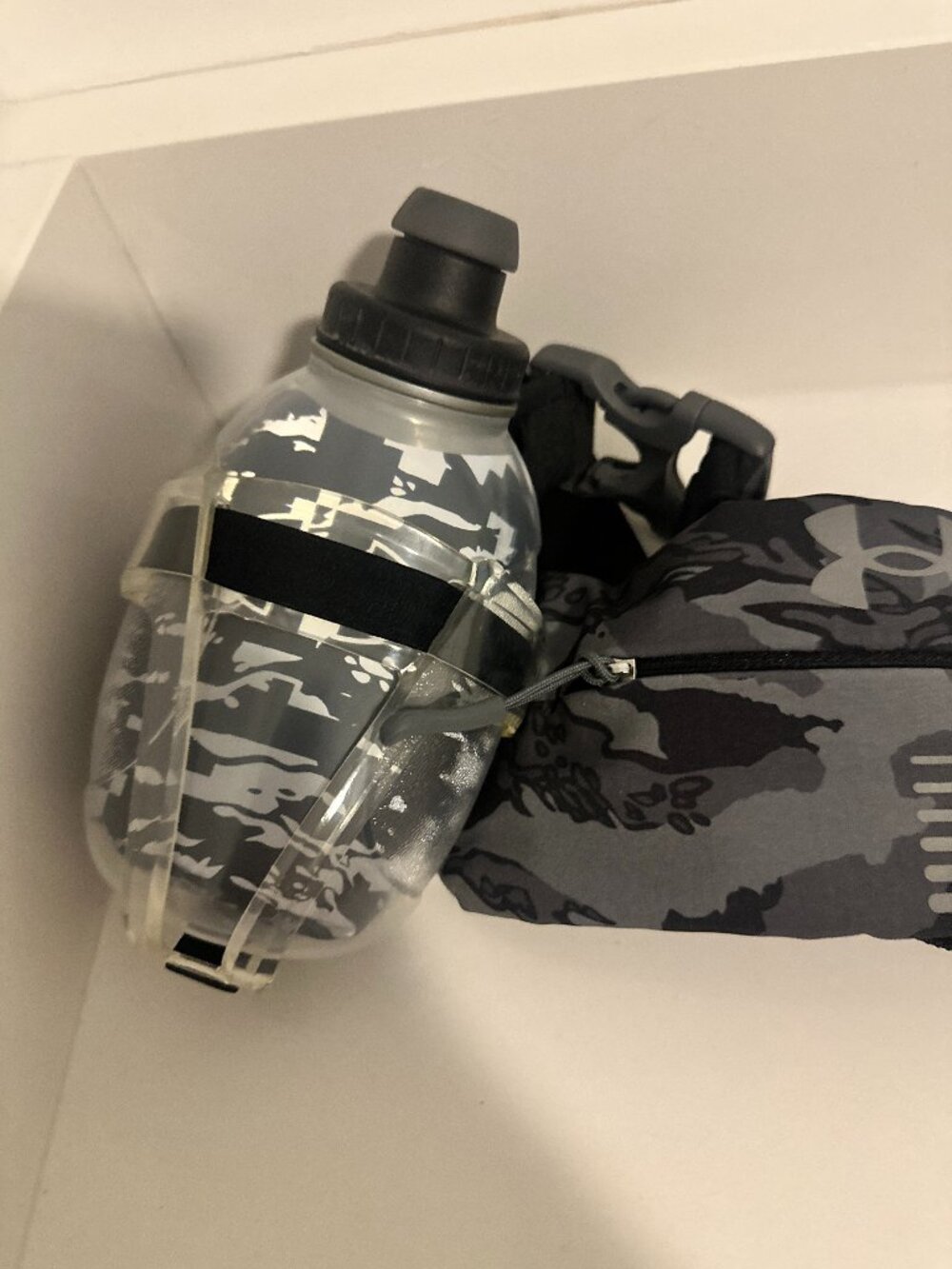 Under Armour x Nathan Hydration Running Belt – 2 Bottle Waist Pack - Picture 2 of 7
